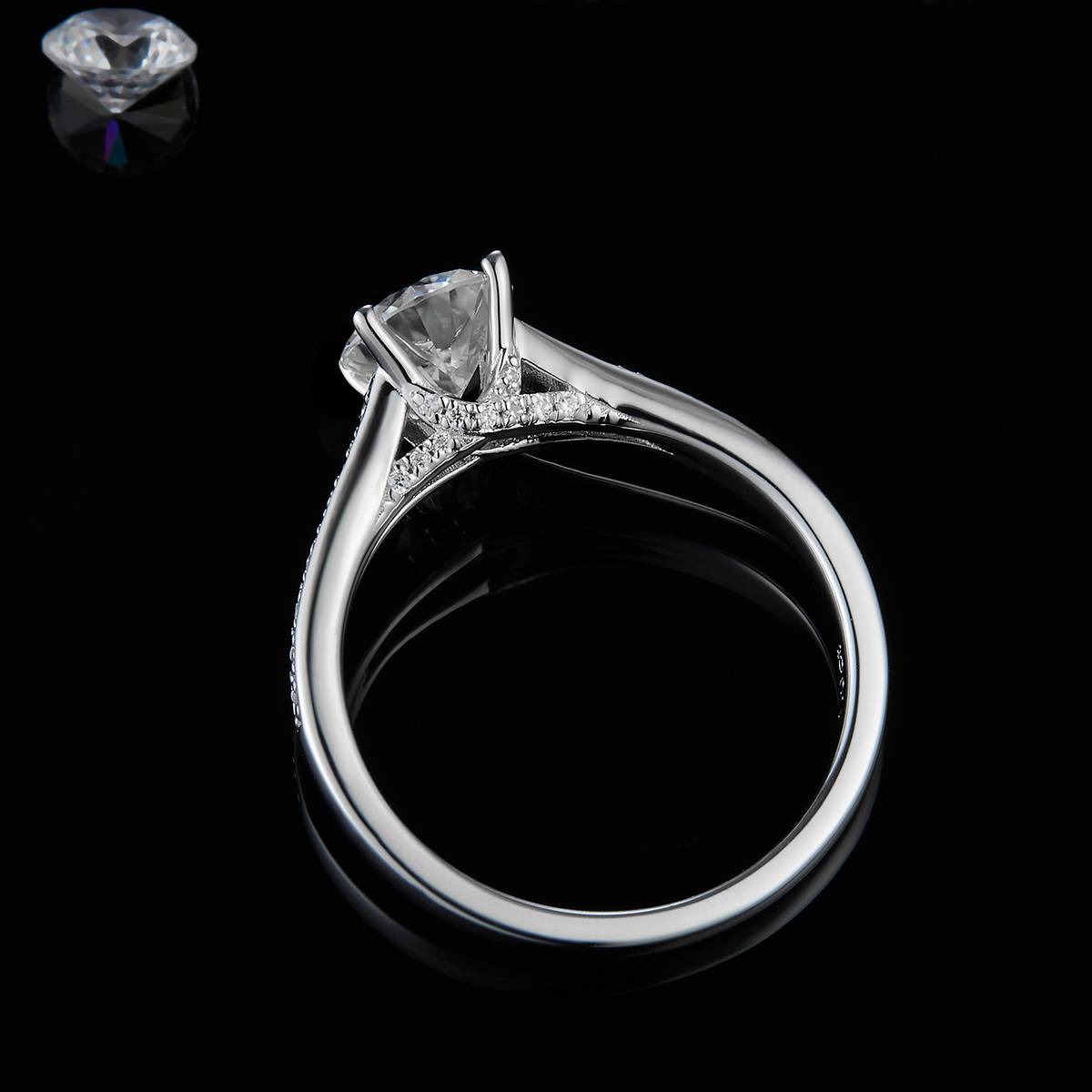 直臂微镶四爪女戒S925银镀白金定制选款主石莫桑钻1.0ct/副石高碳钻