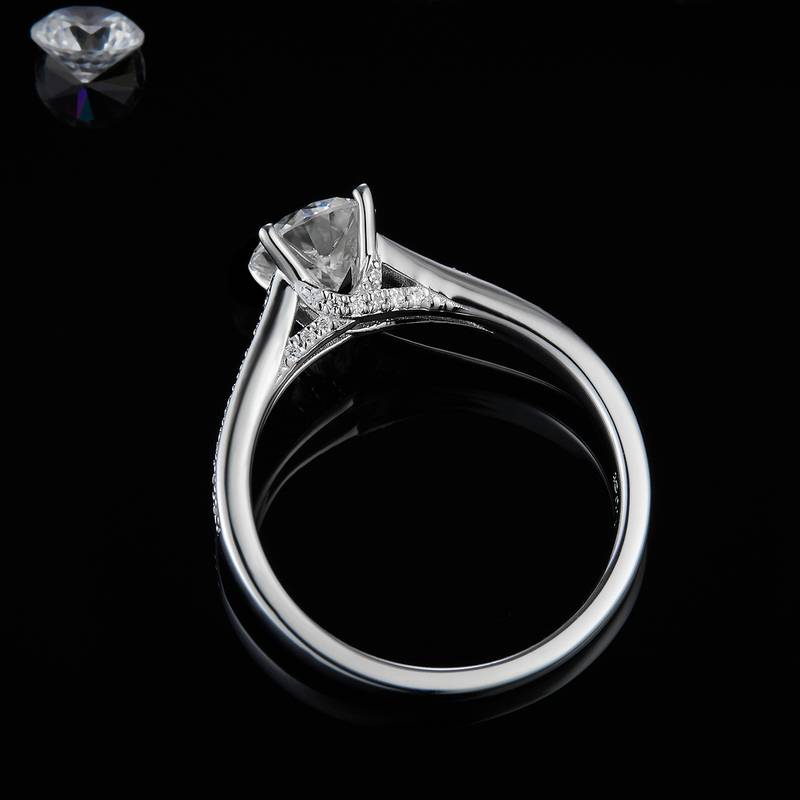 直臂微镶四爪女戒S925银镀白金定制选款主石莫桑钻1.0ct/副石高碳钻