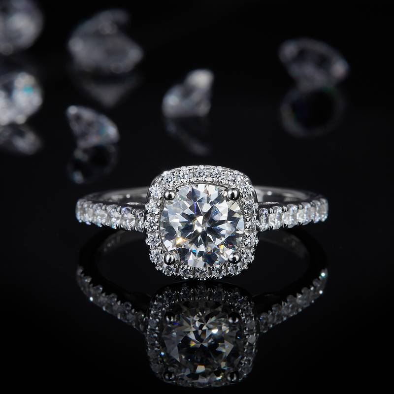 Straight arm micro inlaid square bag women's ring S925 silver plated platinum customized selection main stone moissanite diamond 1.0ct/secondary stone high carbon diamond