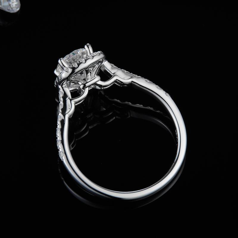 Straight arm micro inlaid square bag women's ring S925 silver plated platinum customized selection main stone moissanite diamond 1.0ct/secondary stone high carbon diamond