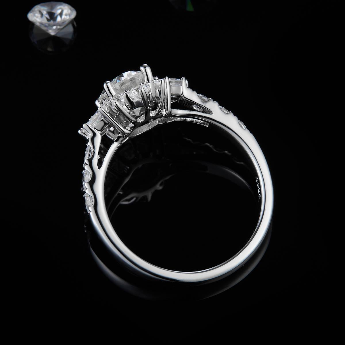 Deluxe Egg shaped Women's Ring S925 Silver Plated Platinum Customized Selection Main Stone Moissanite Diamond 1.5ct/Secondary Stone High Carbon Diamond