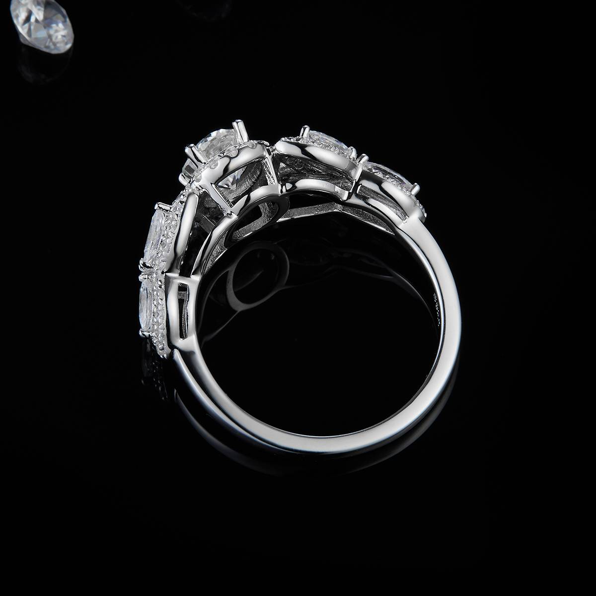Love Light Luxury Egg shaped Round Bag Women's Ring S925 Silver Plated Platinum Customized Selection Main Stone Moissanite Diamond 1.0ct/Secondary Stone High Carbon Diamond