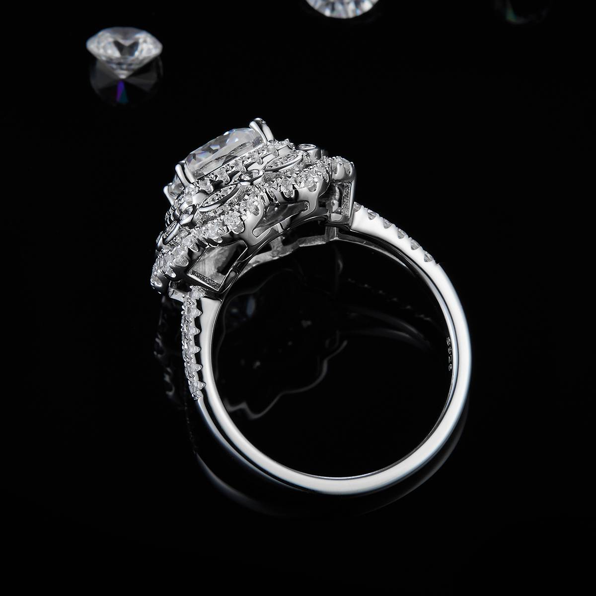 Luxury Pillow shaped Women's Ring S925 Silver Plated Platinum Customized Selection Main Stone Moissanite Diamond 2.5ct/Secondary Stone High Carbon Diamond