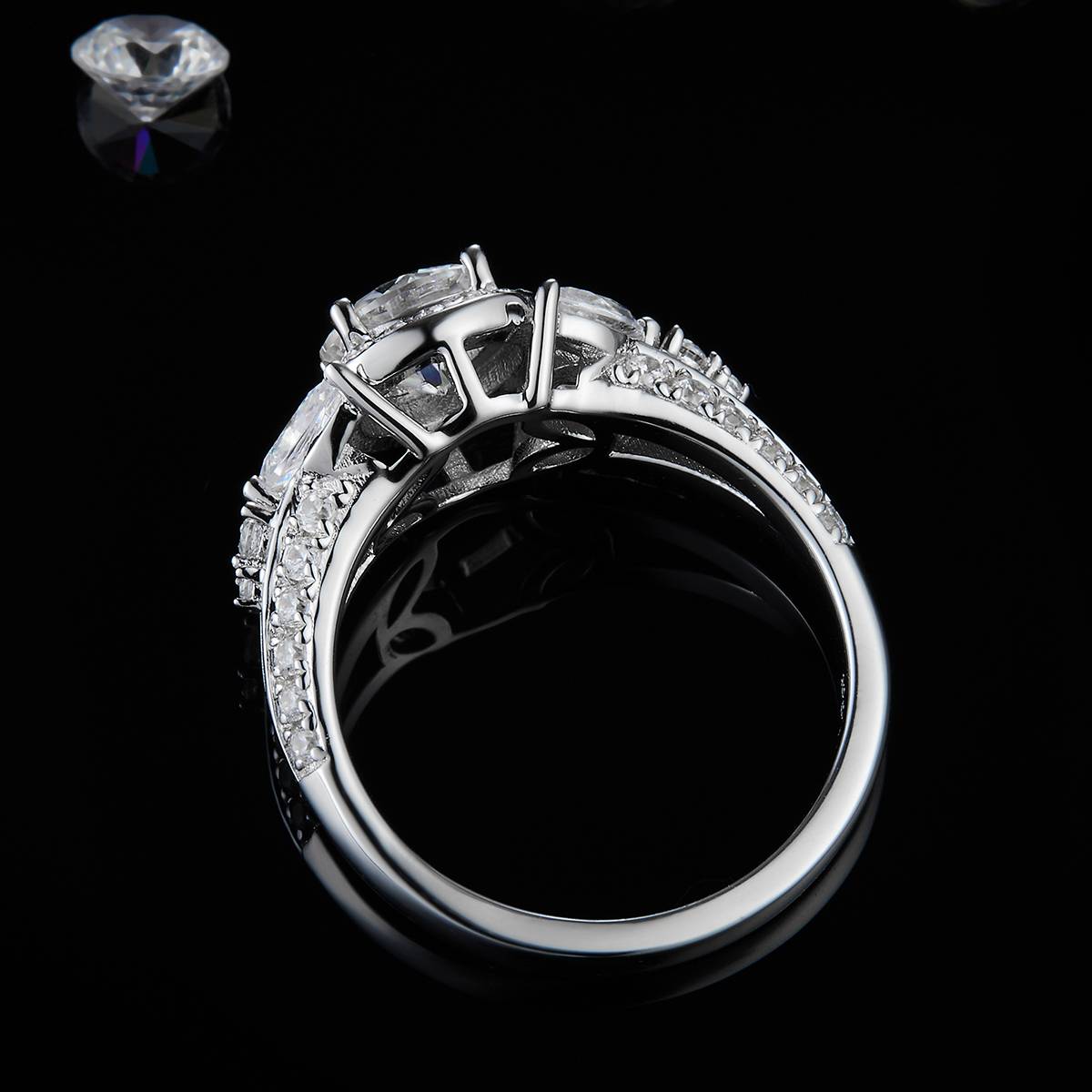豪华满钻圆包女戒S925银镀白金定制选款主石莫桑钻1.0ct/副石高碳钻