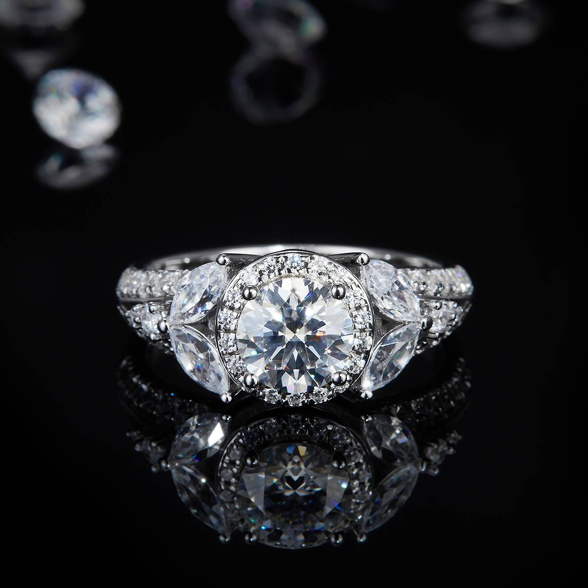 豪华满钻圆包女戒S925银镀白金定制选款主石莫桑钻1.0ct/副石高碳钻