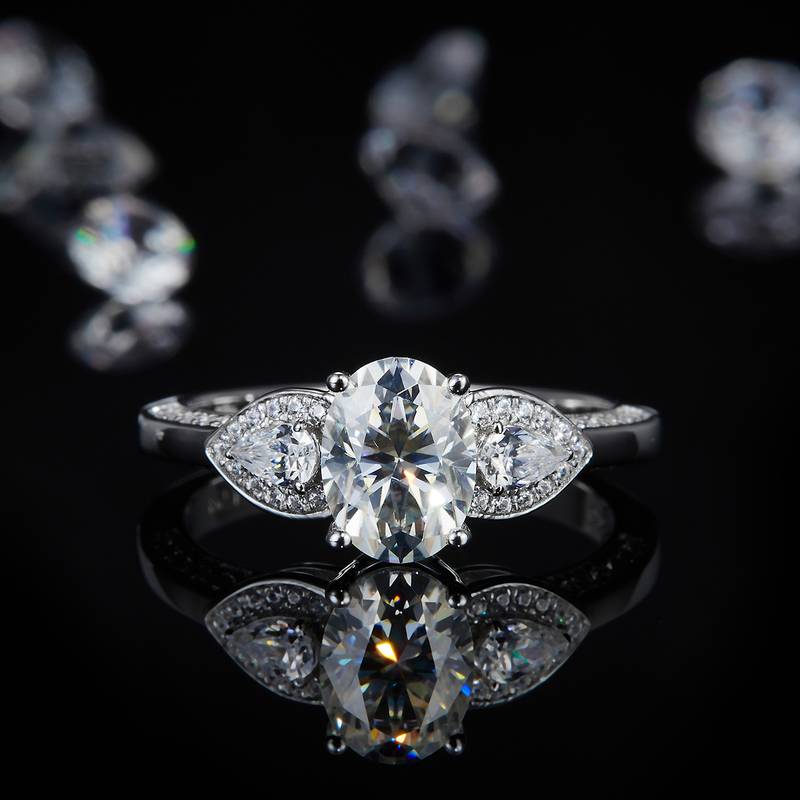 Light Luxury Three Stone Women's Ring S925 Silver Plated Platinum Customized Selection Main Stone Moissanite Diamond 1.5ct/Secondary Stone High Carbon Diamond