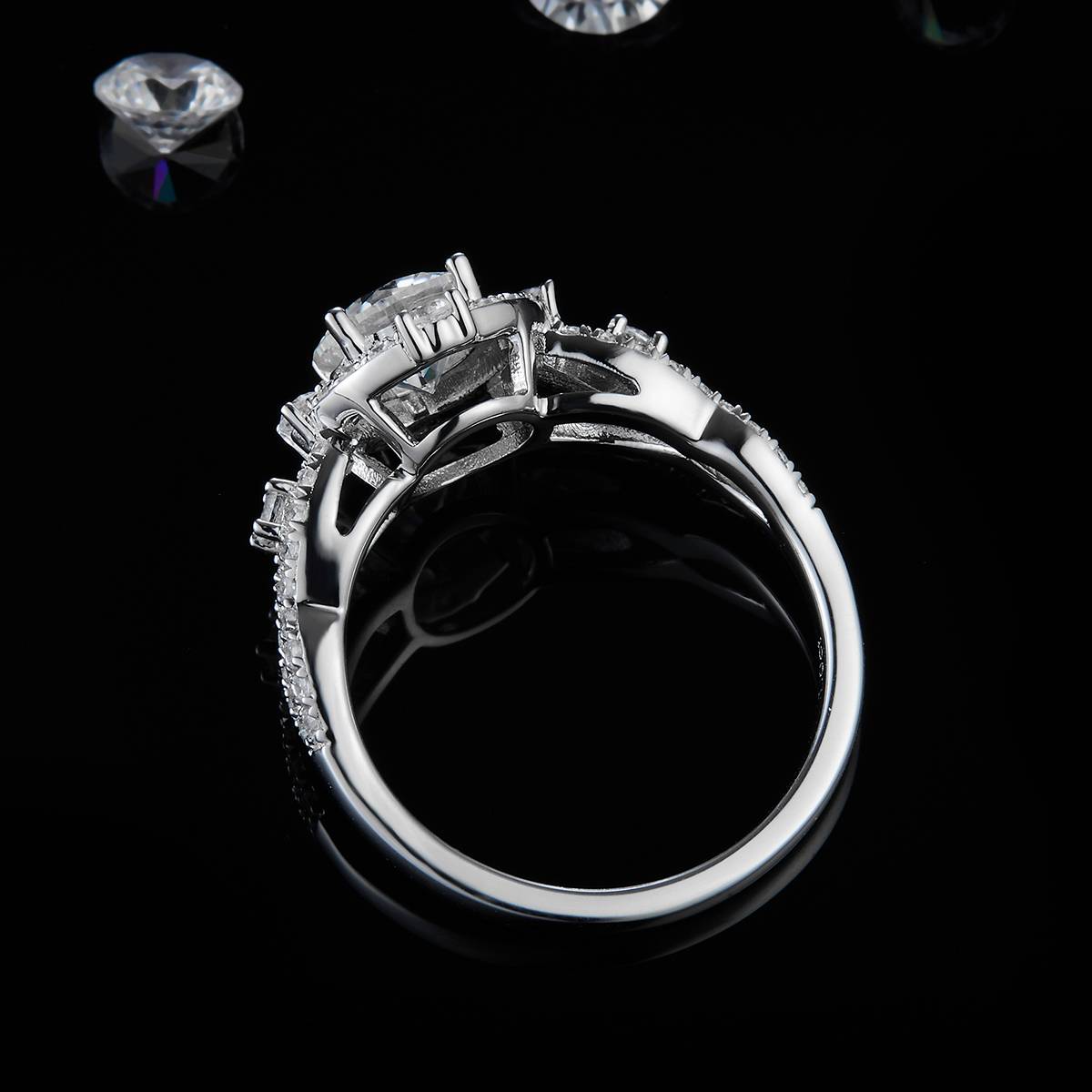 S925银镀白金女戒定制选款主石莫桑钻1.0ct/副石高碳钻