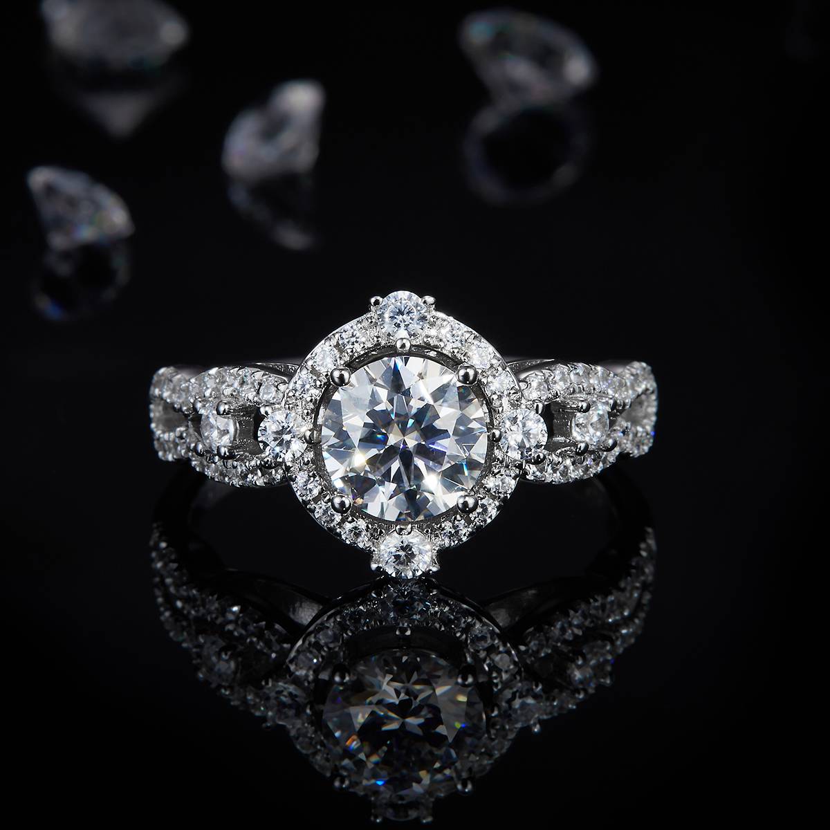 S925银镀白金女戒定制选款主石莫桑钻1.0ct/副石高碳钻