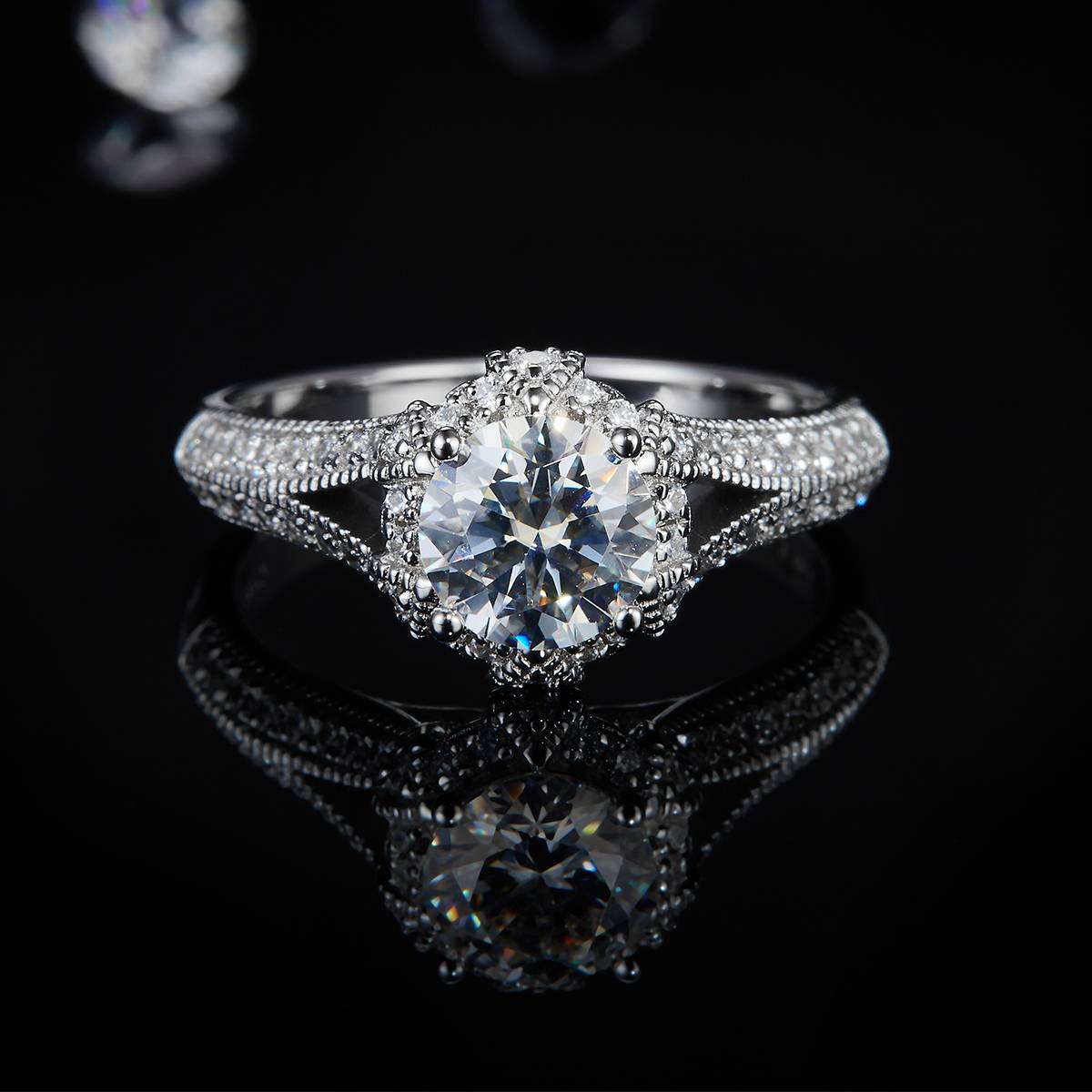 S925 Silver Plated Platinum Women's Ring Customized Selection Main Stone Moissanite 1.0ct/Secondary Stone High Carbon Diamond