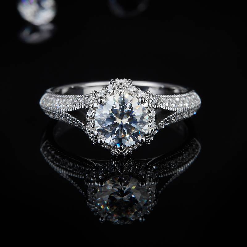 S925 Silver Plated Platinum Women's Ring Customized Selection Main Stone Moissanite 1.0ct/Secondary Stone High Carbon Diamond