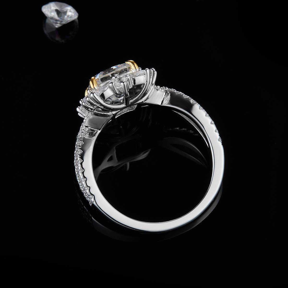 公主方女戒S925银镀白金定制选款主石莫桑钻2.0ct/副石高碳钻