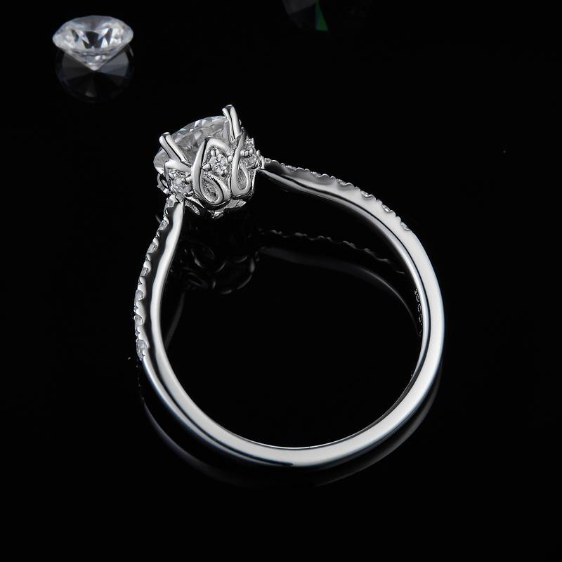 单头女戒S925银镀白金女戒定制选款主石莫桑钻1.0ct/副石高碳钻