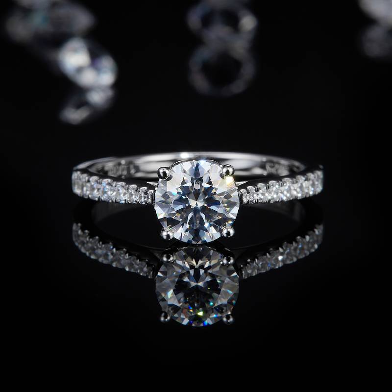 四爪女戒S925银镀白金定制选款主石莫桑钻1.0ct/副石高碳钻