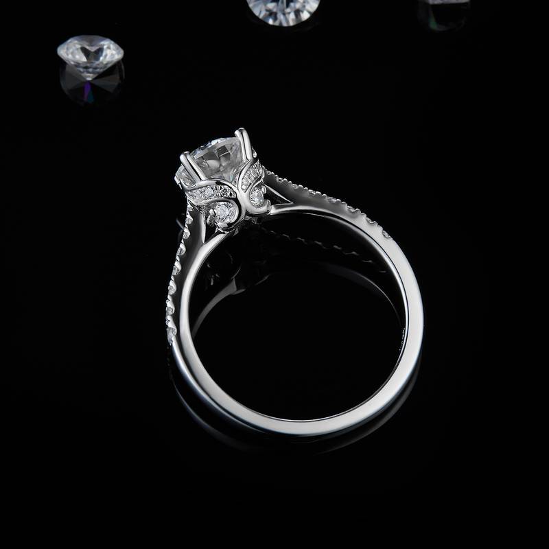 四爪女戒S925银镀白金定制选款主石莫桑钻1.0ct/副石高碳钻