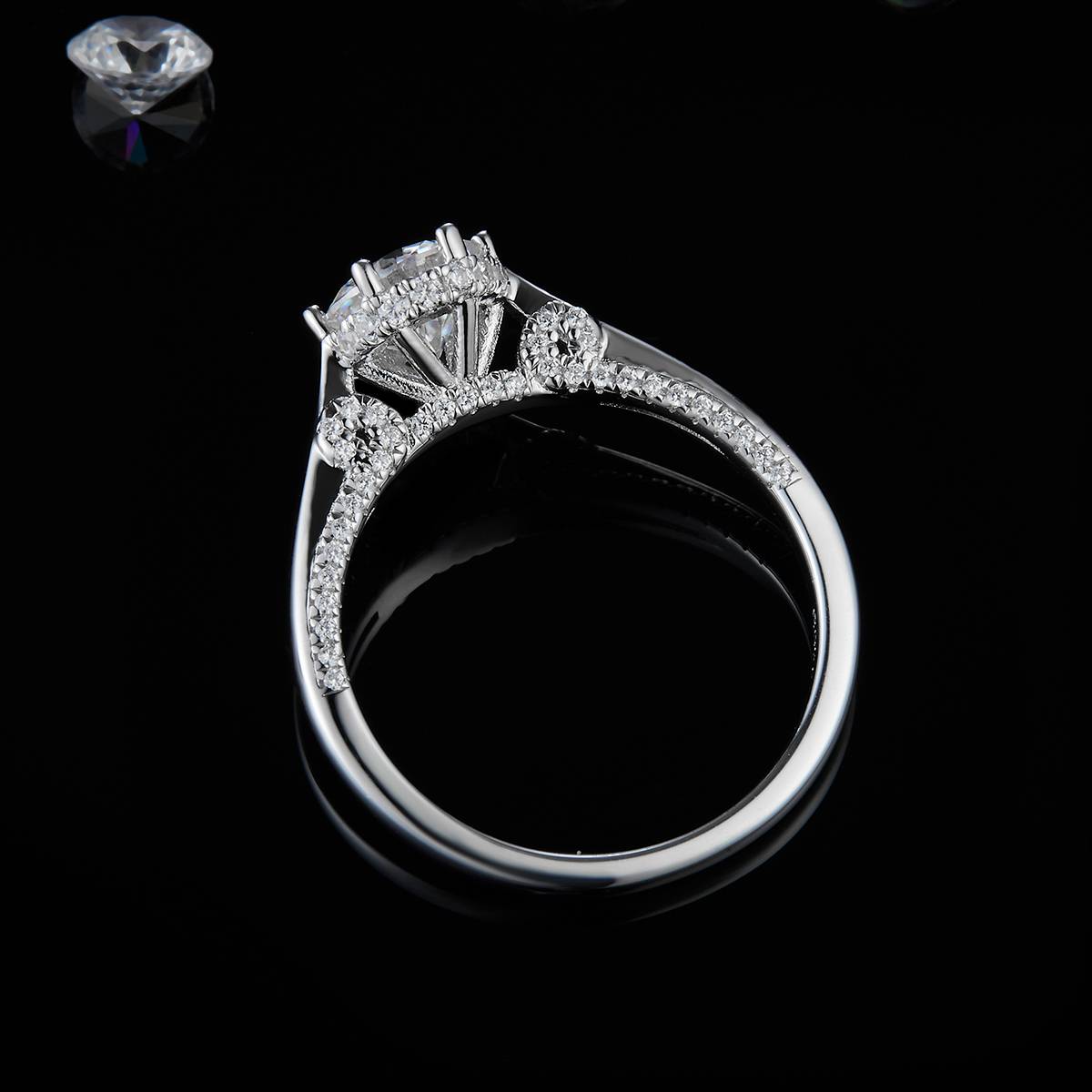 单头女戒S925银镀白金女戒定制选款主石莫桑钻1.0ct/副石高碳钻