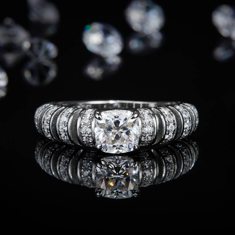 枕形女戒S925银镀白金定制选款主石莫桑钻1.0ct/副石高碳钻