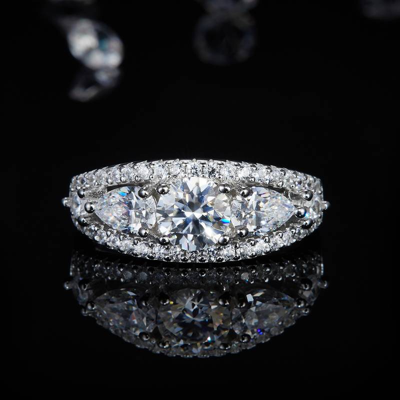 满钻三石Women's RingS925银镀白金定制选款主石Moissanite0.8ct/副石高碳钻