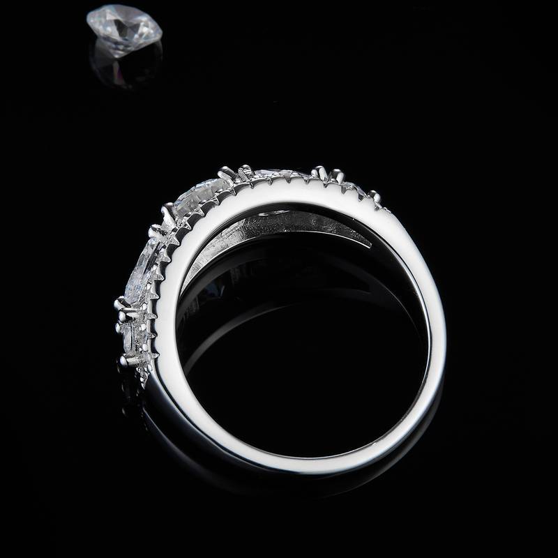 满钻三石Women's RingS925银镀白金定制选款主石Moissanite0.8ct/副石高碳钻