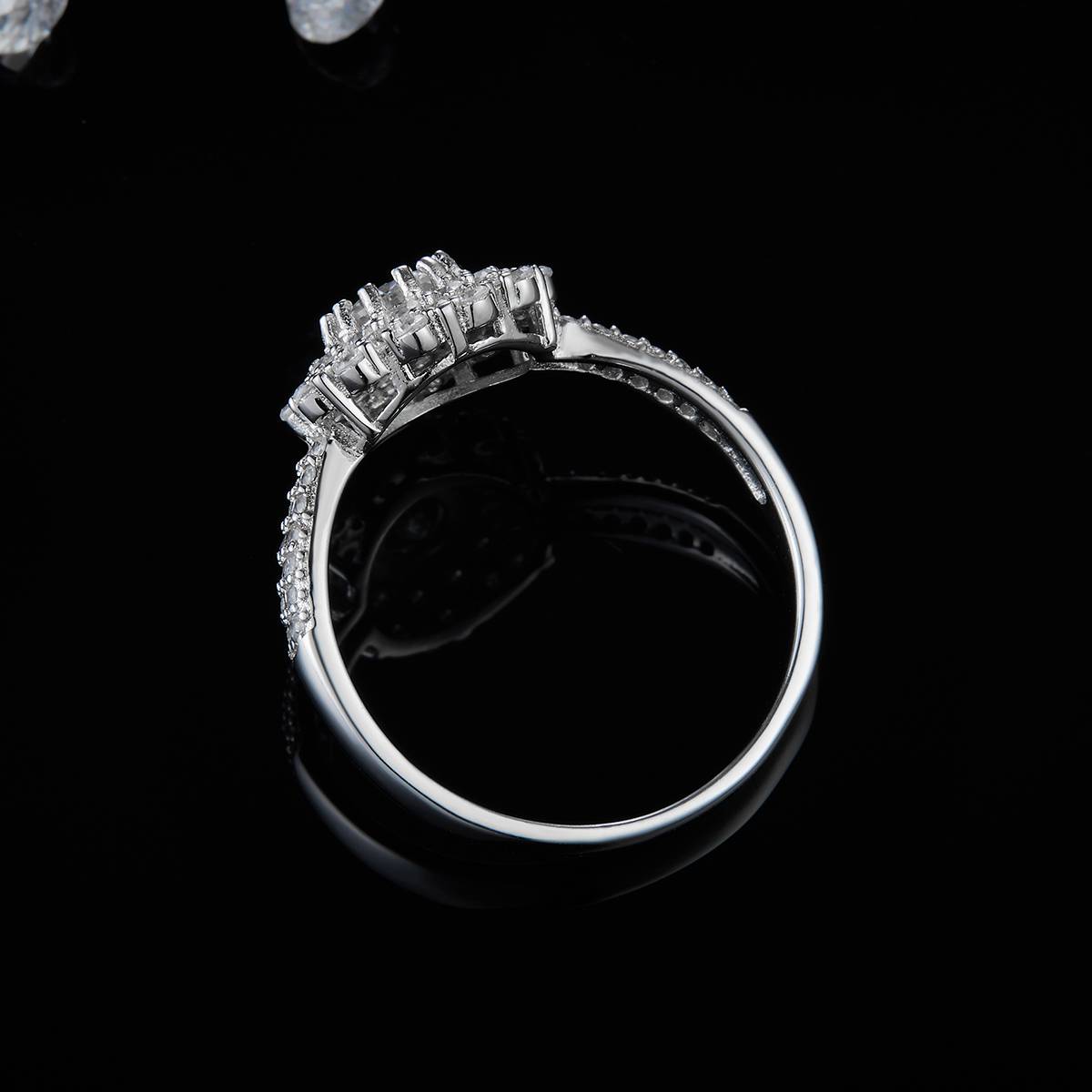 Light Luxury Full Diamond Women's Ring S925 Silver Plated Platinum Customized Selection Main Stone Moissanite Diamond 0.8ct/Secondary Stone High Carbon Diamond