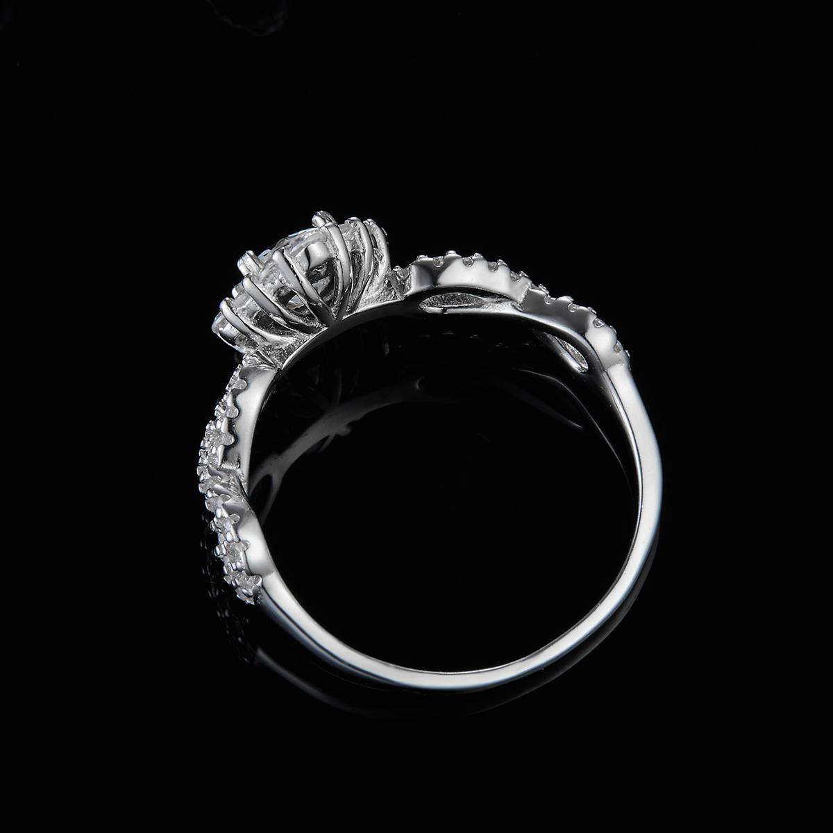 Twisted arm light luxury women's ring S925 silver plated platinum customized selection main stone moissanite diamond 0.5ct/secondary stone high carbon diamond