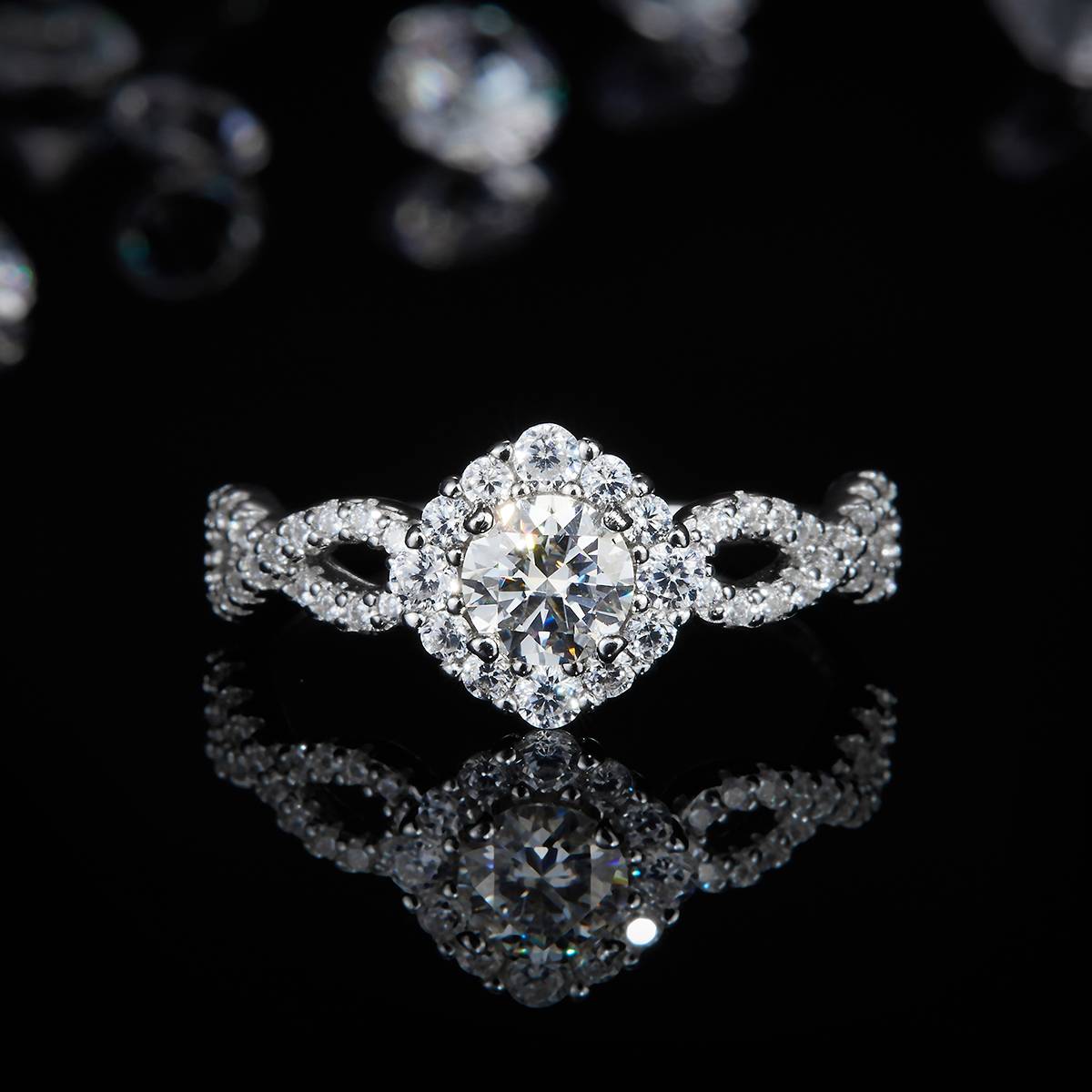 Twisted arm light luxury women's ring S925 silver plated platinum customized selection main stone moissanite diamond 0.5ct/secondary stone high carbon diamond
