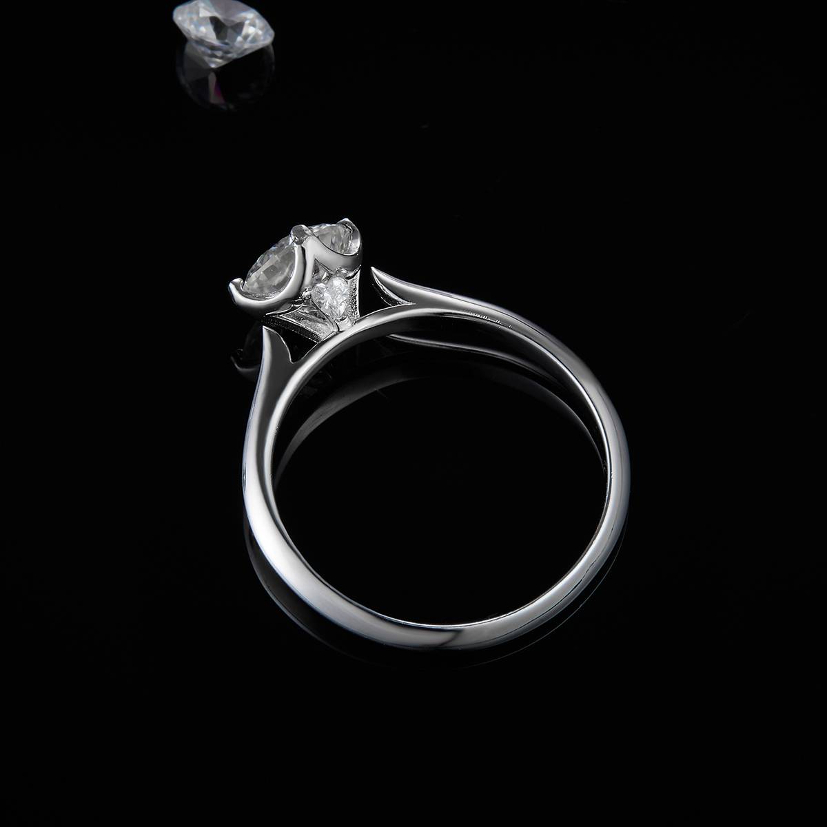 单头女戒S925银镀白金女戒定制选款主石莫桑钻1.0ct