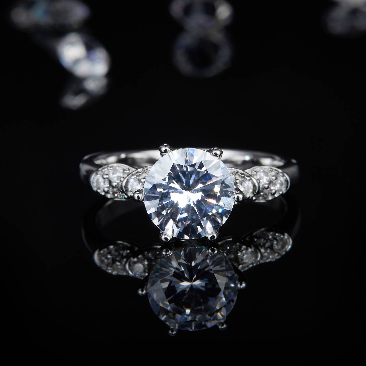 六爪女戒S925银镀白金定制选款主石莫桑钻2.0ct/副石高碳钻