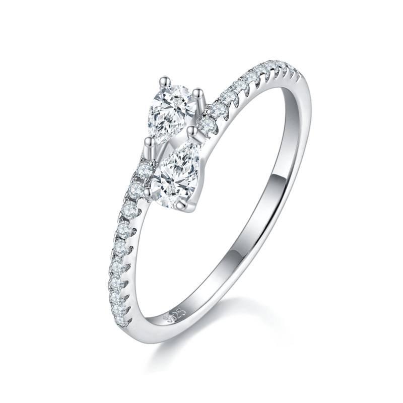 水滴女戒S925银镀白金定制选款主石莫桑钻0.7ct/副石高碳钻