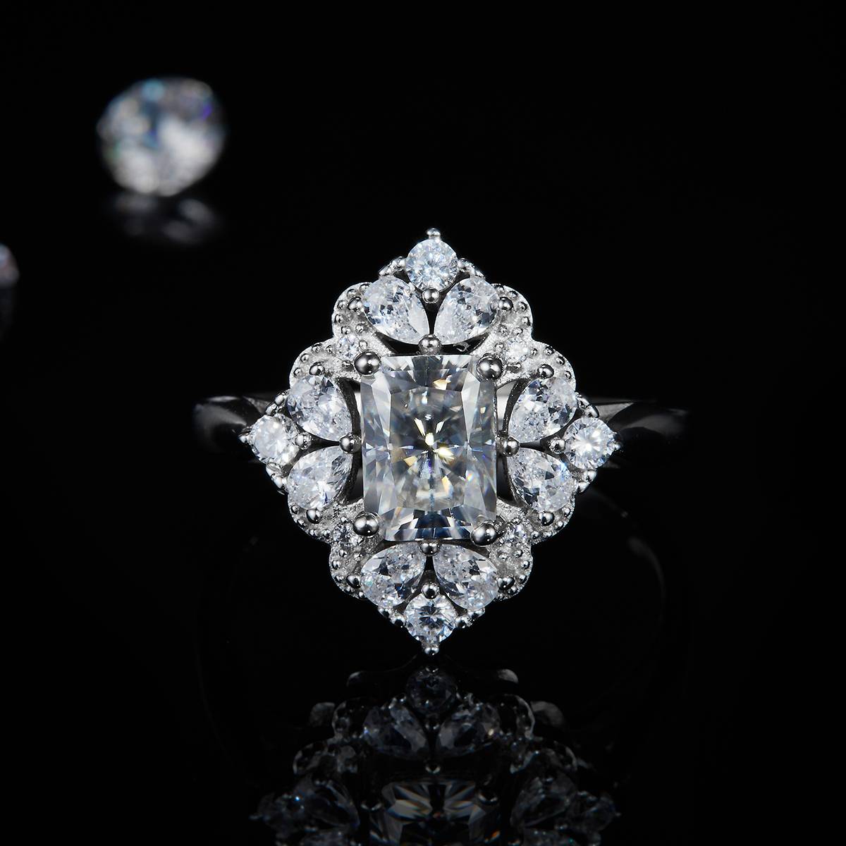 Emerald Cut Luxury Women's Ring S925 Silver Plated Platinum Customized Selection Main Stone Moissanite Diamond 1.0ct/Secondary Stone High Carbon Diamond