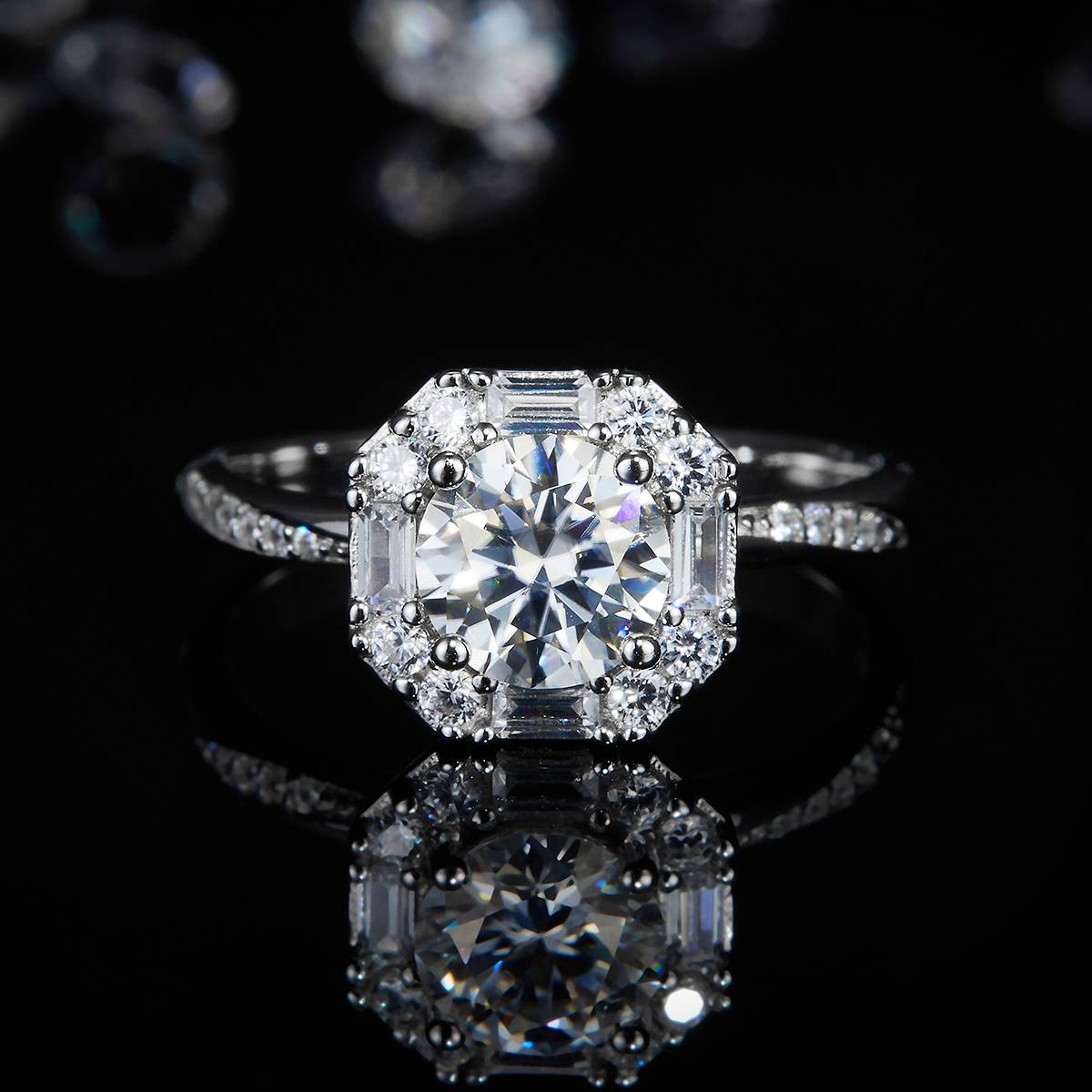 四爪豪华款女戒S925银镀白金定制选款主石莫桑钻1.0ct/副石高碳钻