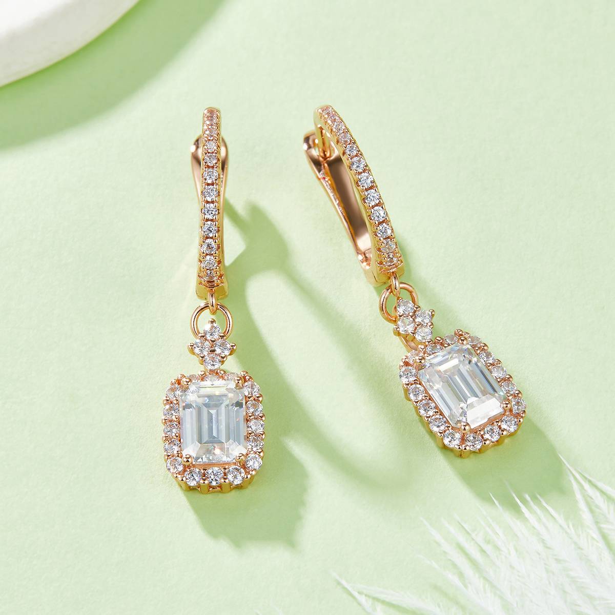 E21111601款S925银镀18K金对半耳环莫桑钻5*7mm/2.0CT