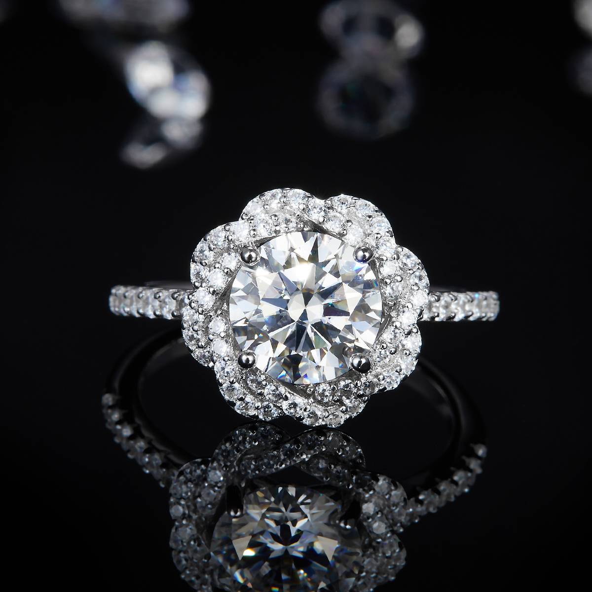 Light Luxury Full Diamond Women's Ring S925 Silver Plated Platinum Customized Selection Main Stone Moissanite Diamond 2.0ct/Secondary Stone High Carbon Diamond
