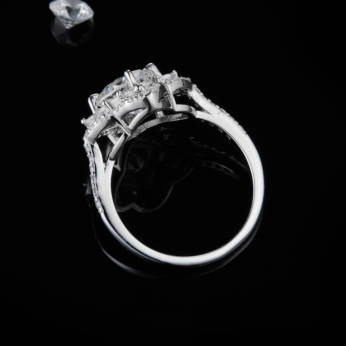 Pillow shaped luxury women's ring S925 silver plated platinum customized selection main stone moissanite diamond 2.0ct/secondary stone high carbon diamond