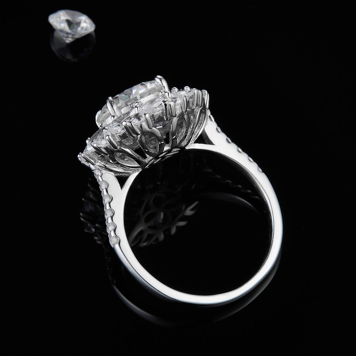 Light Luxury Women's Ring S925 Silver Plated Platinum Customized Selection Main Stone Moissanite Diamond 3.0ct/Secondary Stone High Carbon Diamond