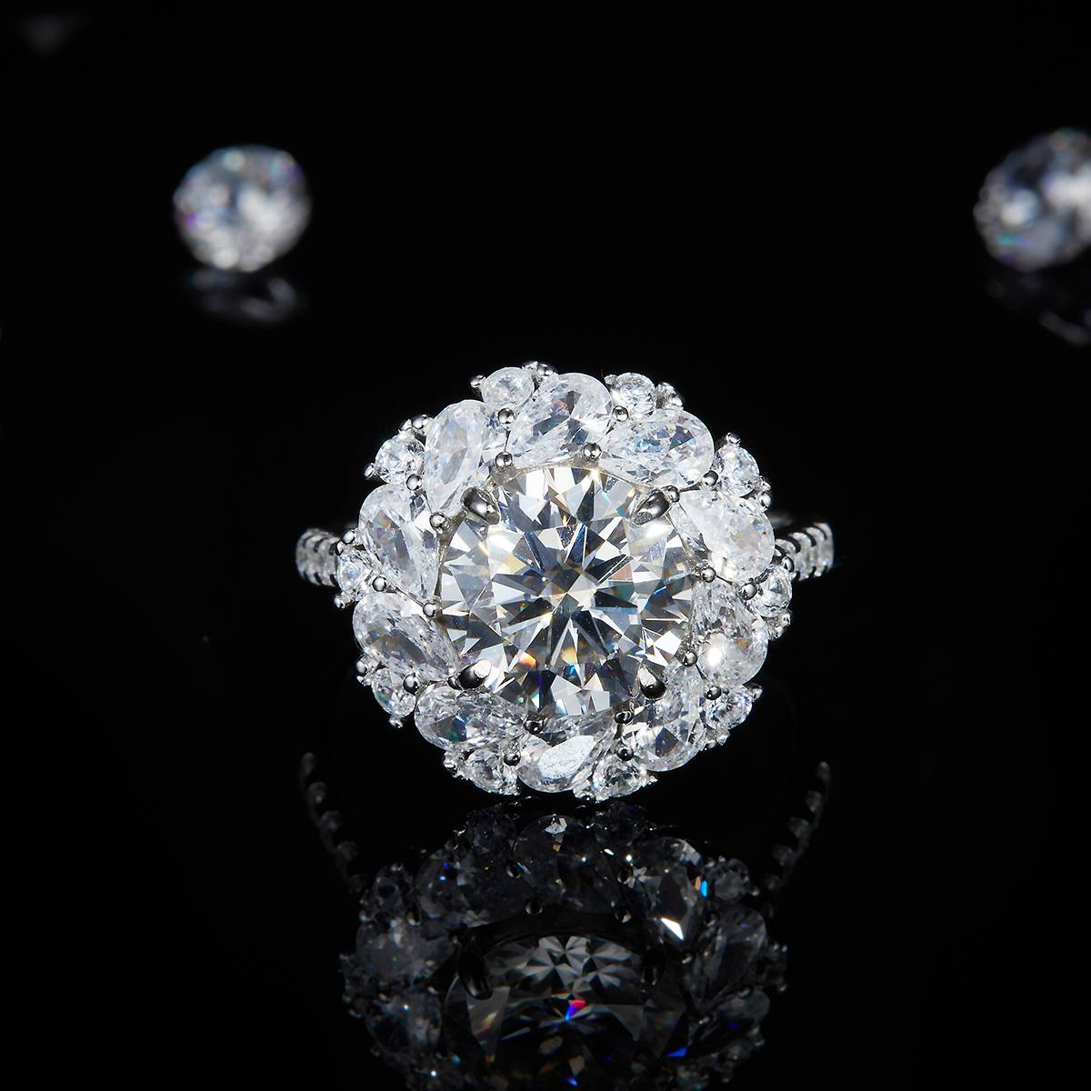 Light Luxury Women's Ring S925 Silver Plated Platinum Customized Selection Main Stone Moissanite Diamond 3.0ct/Secondary Stone High Carbon Diamond