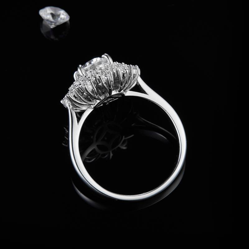 Affordable Luxury蛋形Women's RingS925银镀白金定制选款主石Moissanite1.5ct/副石高碳钻