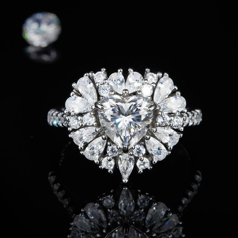心形女戒S925银镀白金定制选款主石莫桑钻1.2ct/副石高碳钻