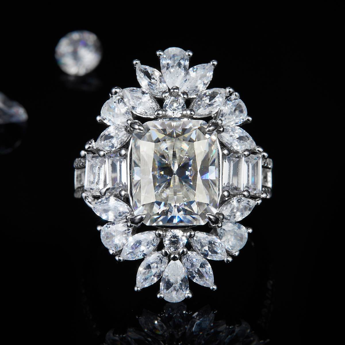Emerald Cut Women's Ring S925 Silver Plated Platinum Customized Selection Main Stone Moissanite Diamond 5.0ct/Secondary Stone High Carbon Diamond