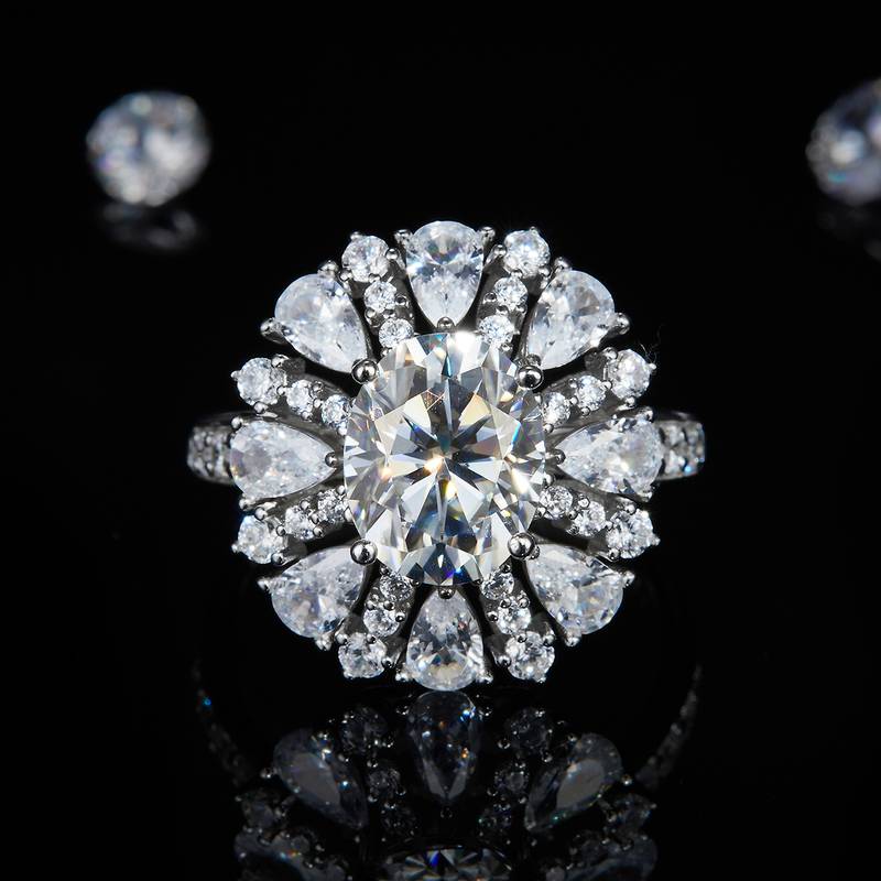 蛋形Women's RingS925银镀白金定制选款主石Moissanite3.0ct/副石高碳钻