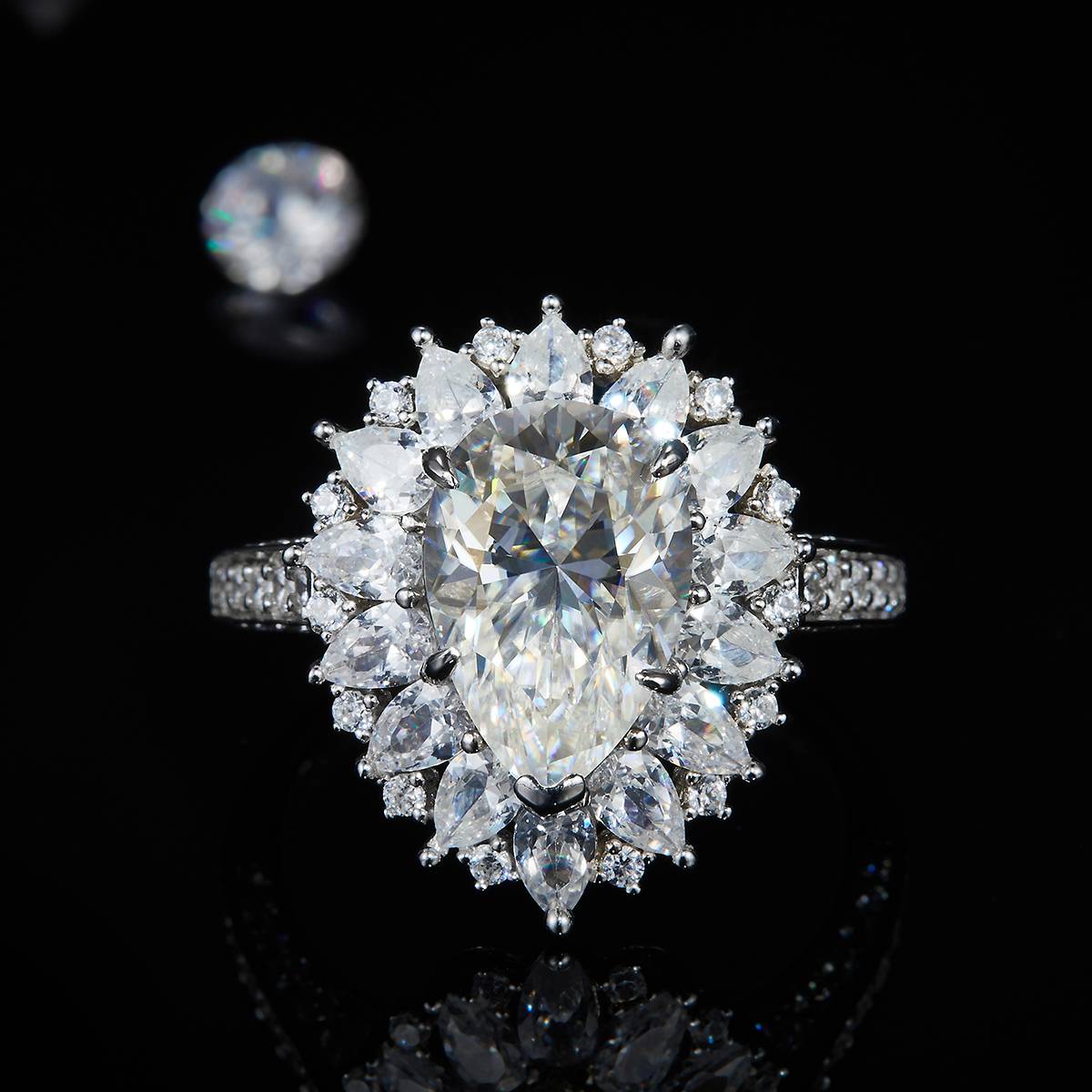 Shuidi Women's Ring S925 Silver Plated Platinum Customized Selection Main Stone Moissanite Diamond 4.0ct/Secondary Stone High Carbon Diamond