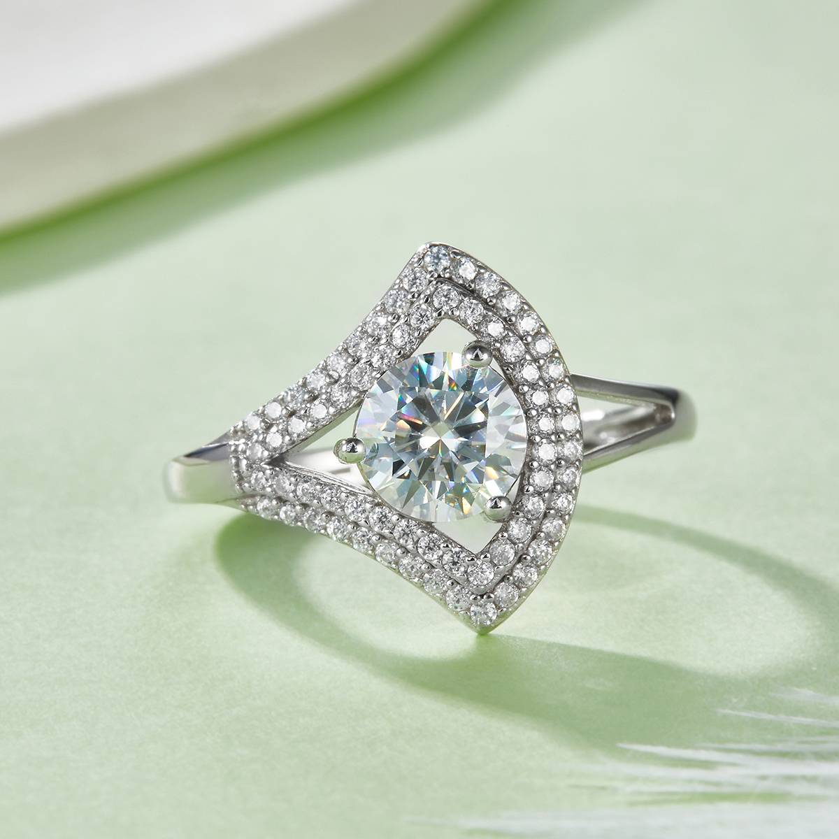 R221202015款S925银镀18K白金圆形MoissaniteWomen's Ring6.5mm/1.0ct