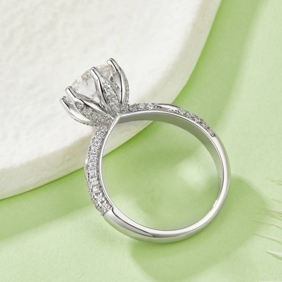 R230228011款S925银镀18K白金圆形MoissaniteWomen's Ring8.0mm/2.0ct
