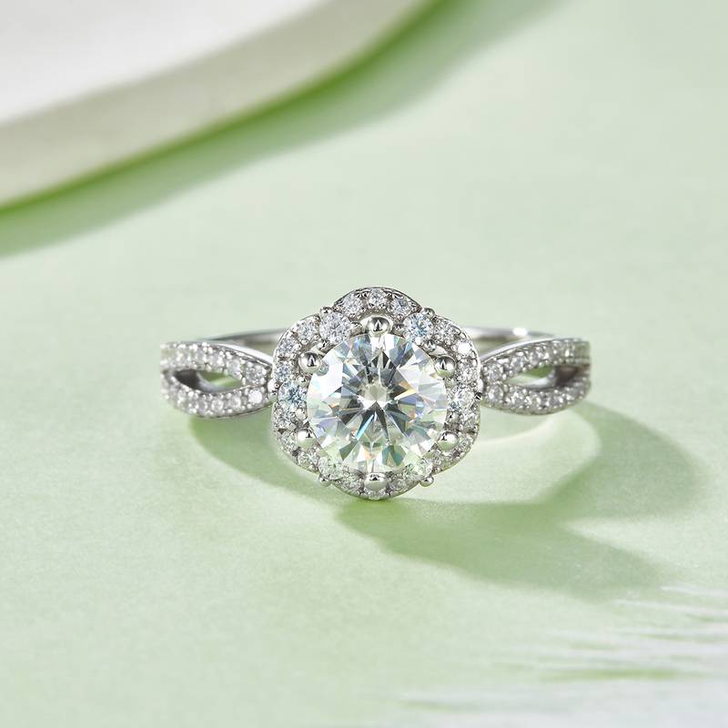 R230228014款S925银镀18K白金圆形莫桑钻女戒6.5mm/1.0CT