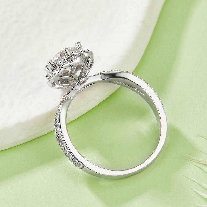R230228014款S925银镀18K白金圆形莫桑钻女戒6.5mm/1.0CT