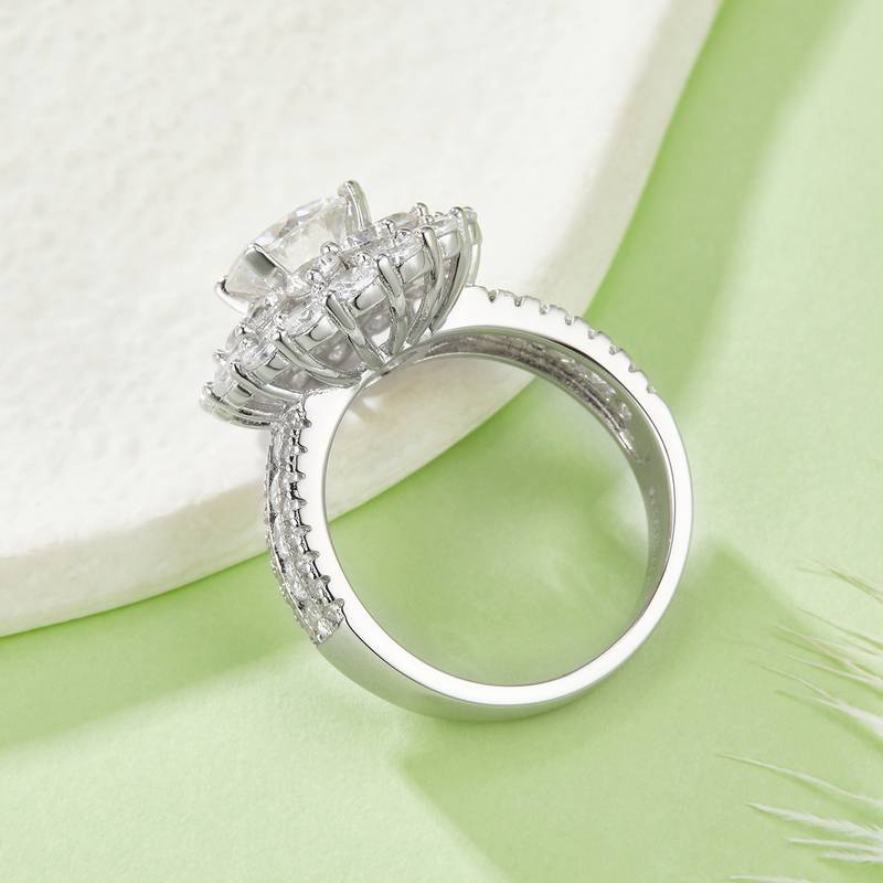 R240227004款S925银镀18K白金圆形MoissaniteWomen's Ring8.0mm/2.0ct