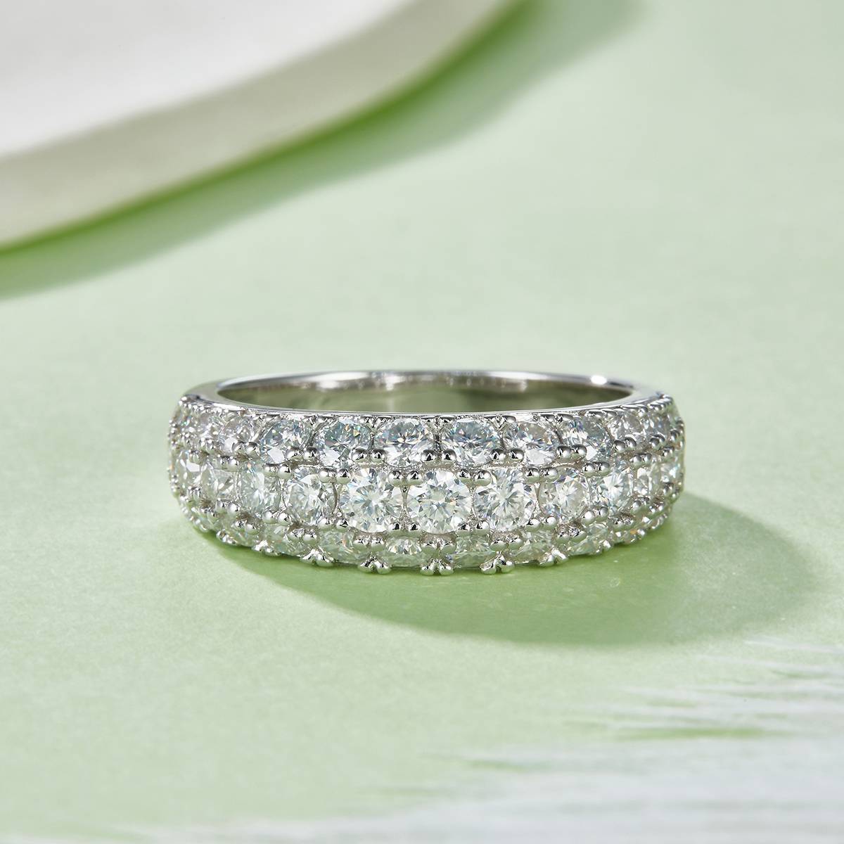 R240228002款S925银镀18K白金莫桑钻厘石女戒1.92ct