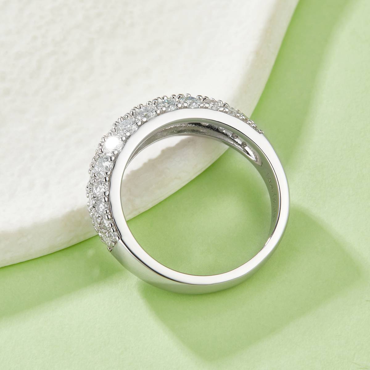 R240228002款S925银镀18K白金莫桑钻厘石女戒1.92ct