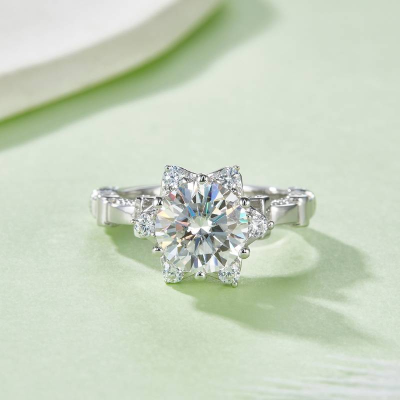 R240302024款S925银镀18K白金圆形MoissaniteWomen's Ring8.0mm/2.0ct