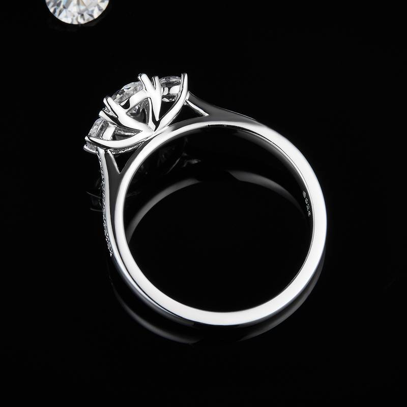 Micro inlaid four claw women's ring S925 silver plated platinum customized main stone moissanite 0.5ct/secondary stone high carbon diamond
