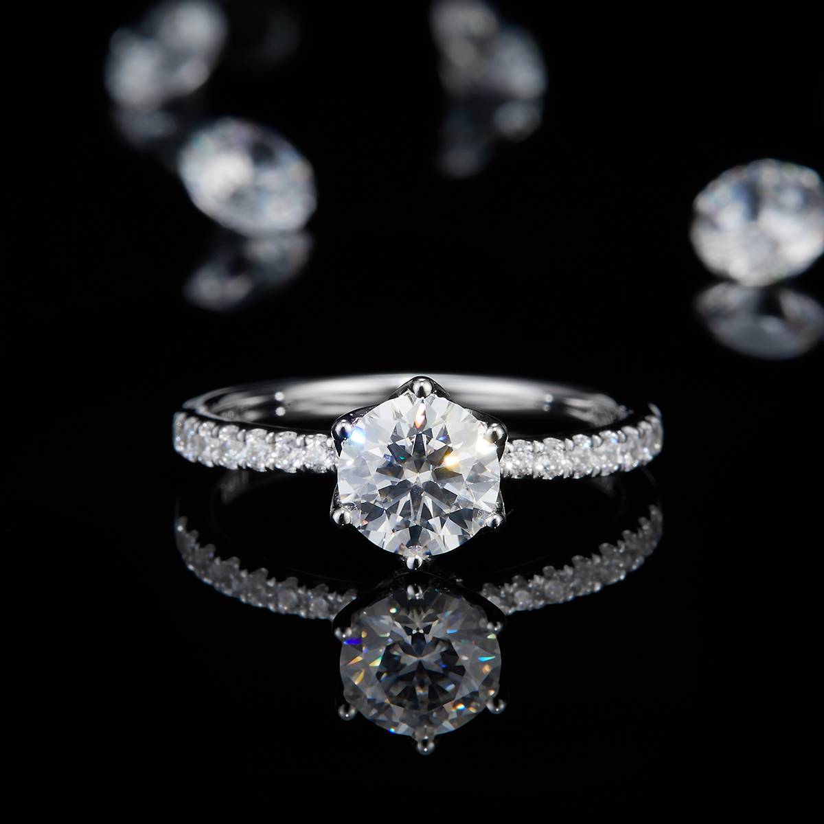 微镶花苞六爪女戒S925银镀白金定制选款主石莫桑钻1.0ct/副石高碳钻